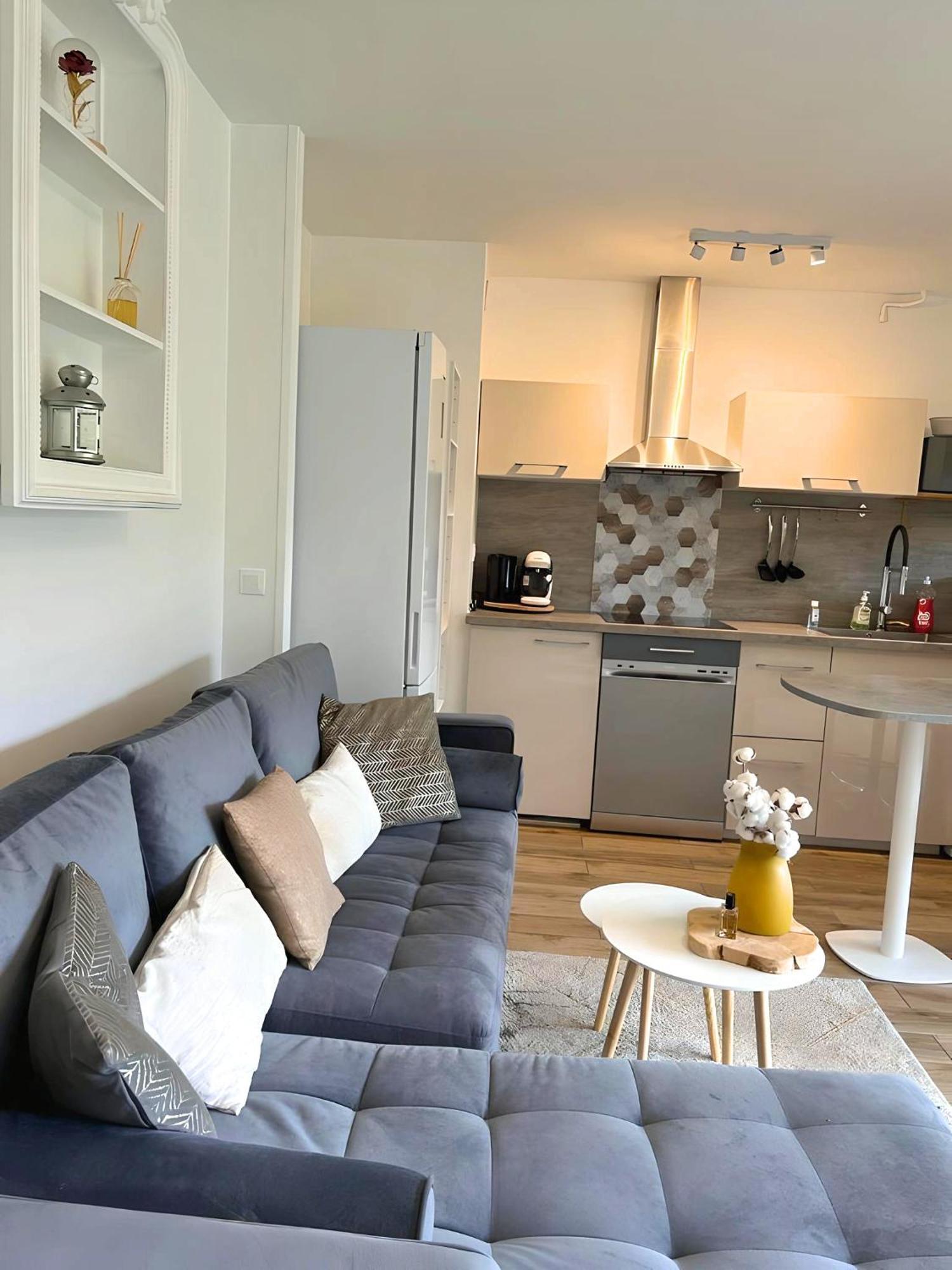 Appartement Avec Jardin Prive - 2 A 4 Voyageur Chaville Exterior photo